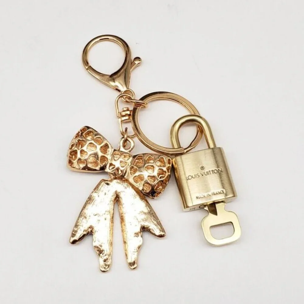Authentic Louis Vuitton Padlock Gold 🔒 Key Set + Unbranded Ribbon Keychain